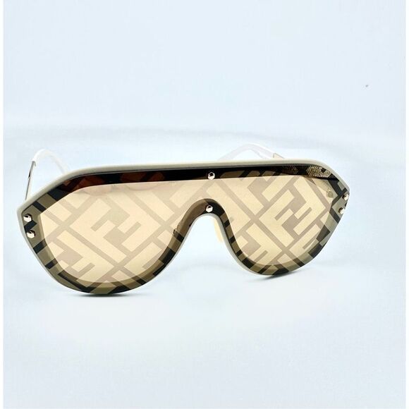 Fendi Women's FFM0039GS Shield Sunglasses - Picture 2 of 7